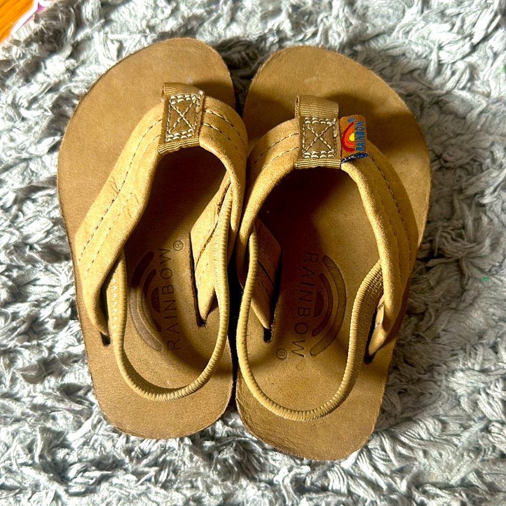 NWOT Rainbow Sandals for Toddler- size 3/4